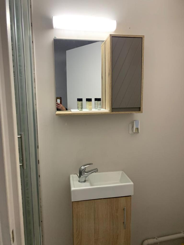 פריז Bright Charming Modern Studio By Dreamy Canal מראה חיצוני תמונה